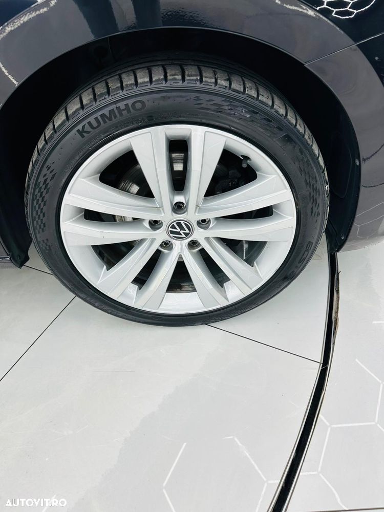 Volkswagen Touran 1.6 TDI SCR (BlueMotion Technology) DSG Trendline - 10