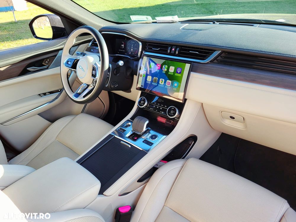 Jaguar F-Pace P250 AWD HSE - 5