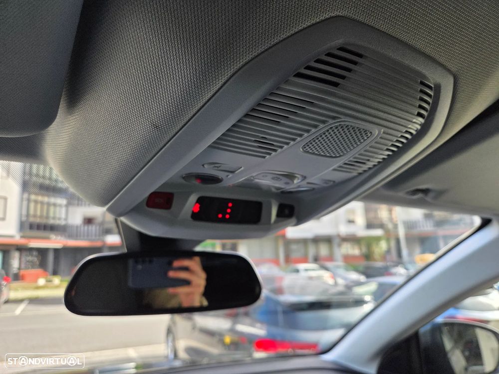 Peugeot 3008 PureTech 130 Stop & Start GPF EAT8 Allure - 33