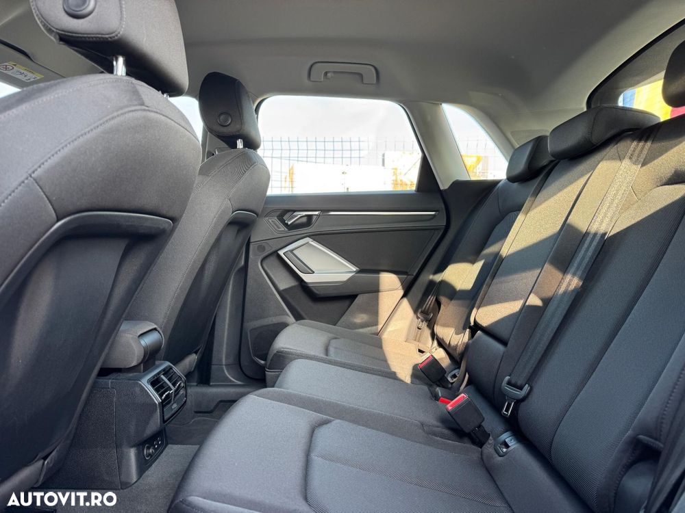 Audi Q3 - 30