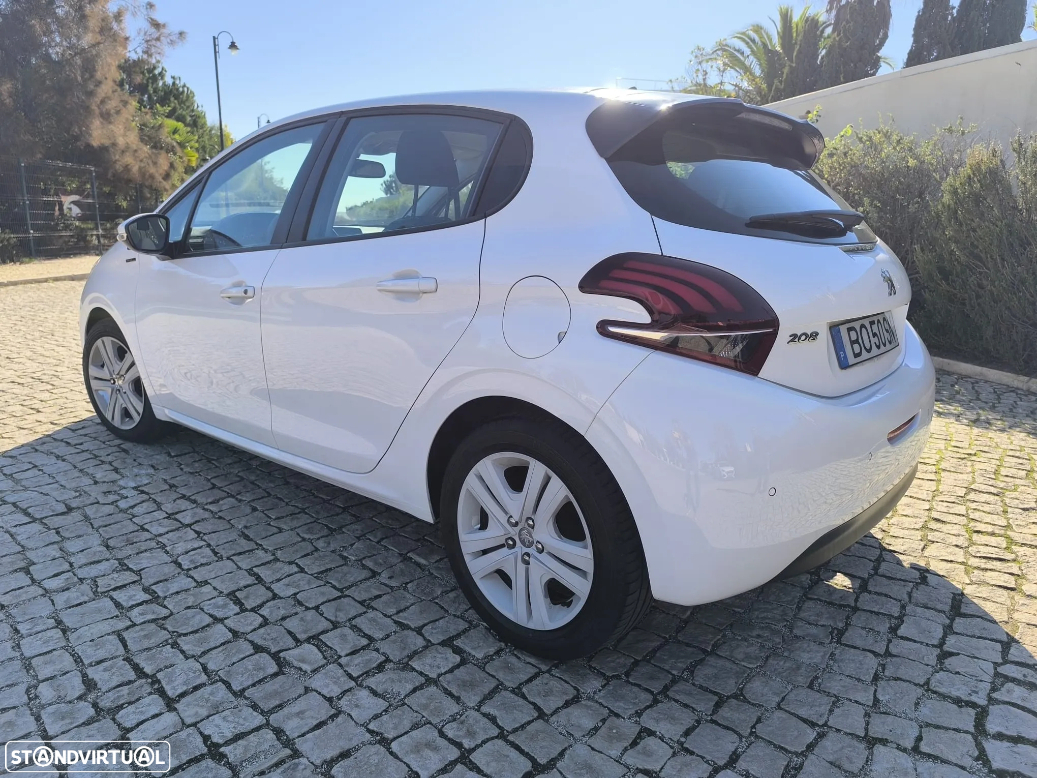 Peugeot 208 1.2 PureTech Signature - 4