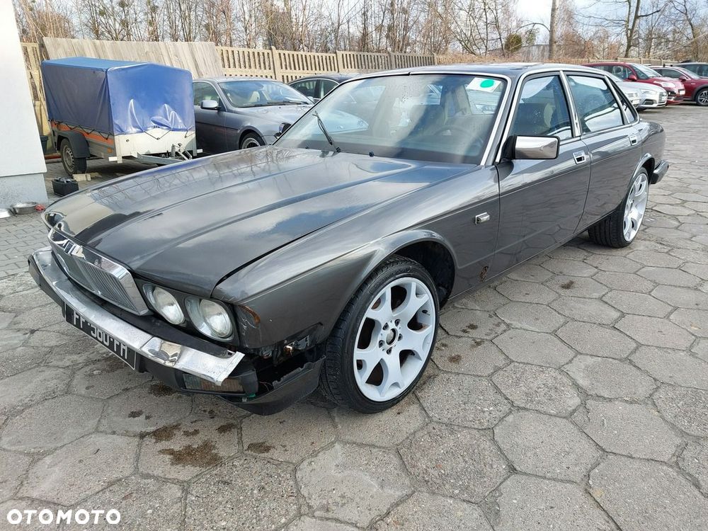 Jaguar XJ - 3