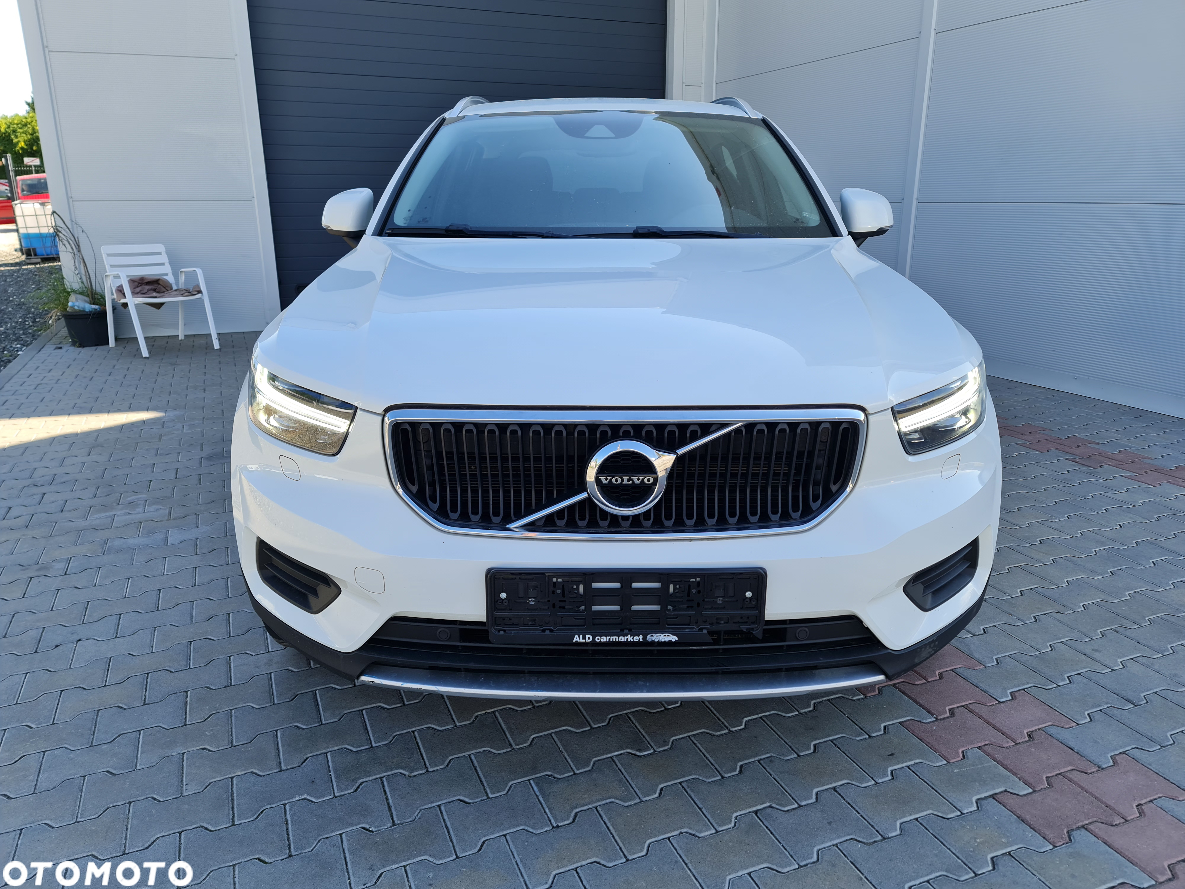 Volvo XC 40 D3 AWD Geartronic Momentum Pro - 2