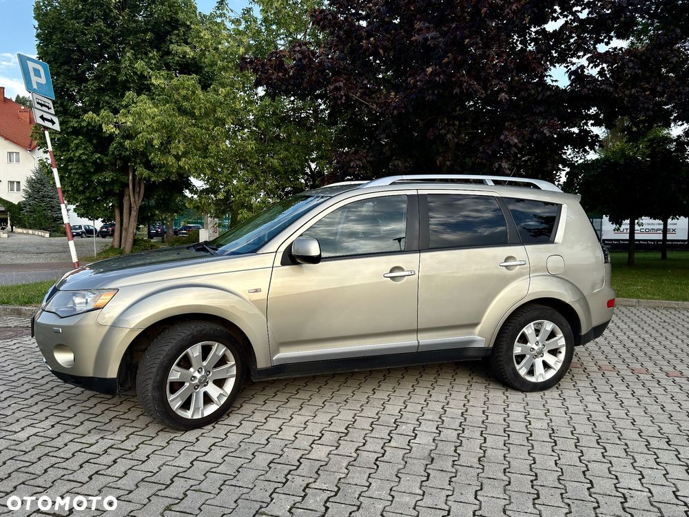 Mitsubishi Outlander 2.0 DID Instyle - 5