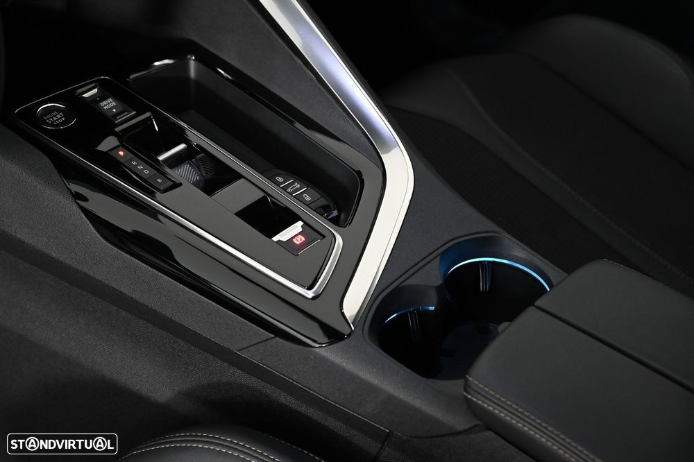 Peugeot 3008 1.6 Hybrid GT Pack e-EAT8 - 21