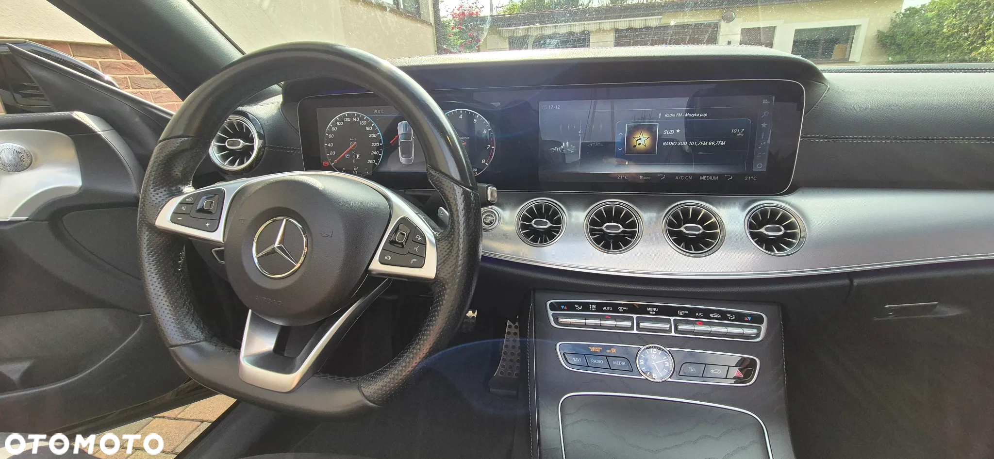 Mercedes-Benz Klasa E 300 Cabrio 9G-TRONIC AMG Line - 16