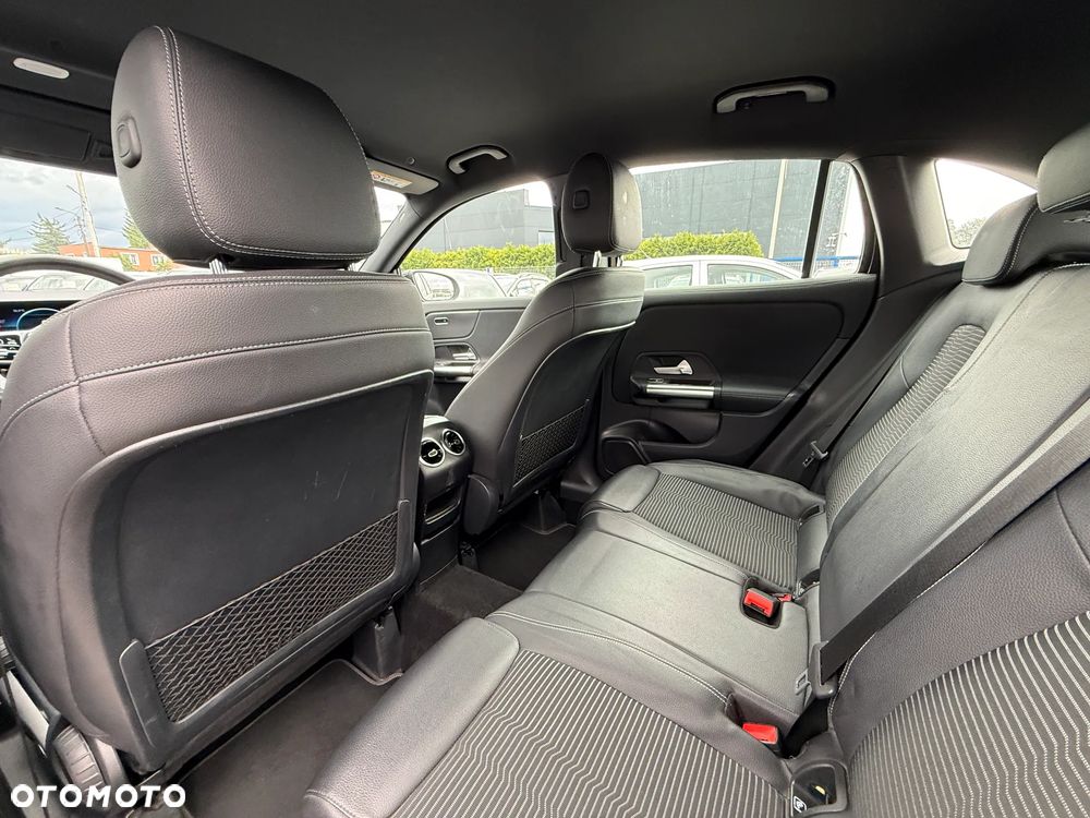 Mercedes-Benz GLA 200 d 8G-DCT - 7