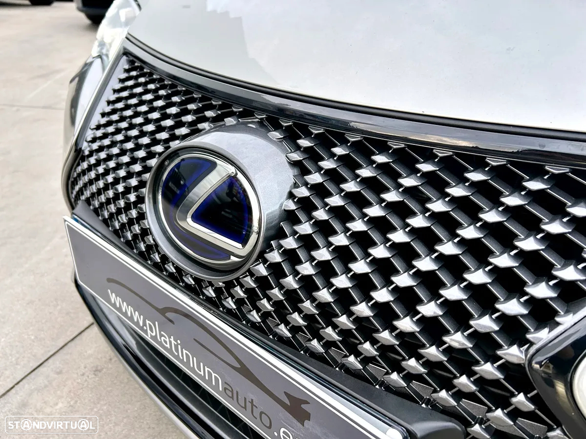 Lexus RC 300h Luxury - 46