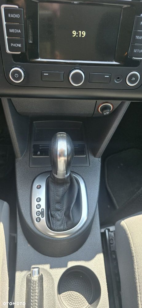 Volkswagen Touran 1.6 TDI DPF DSG Trendline - 16