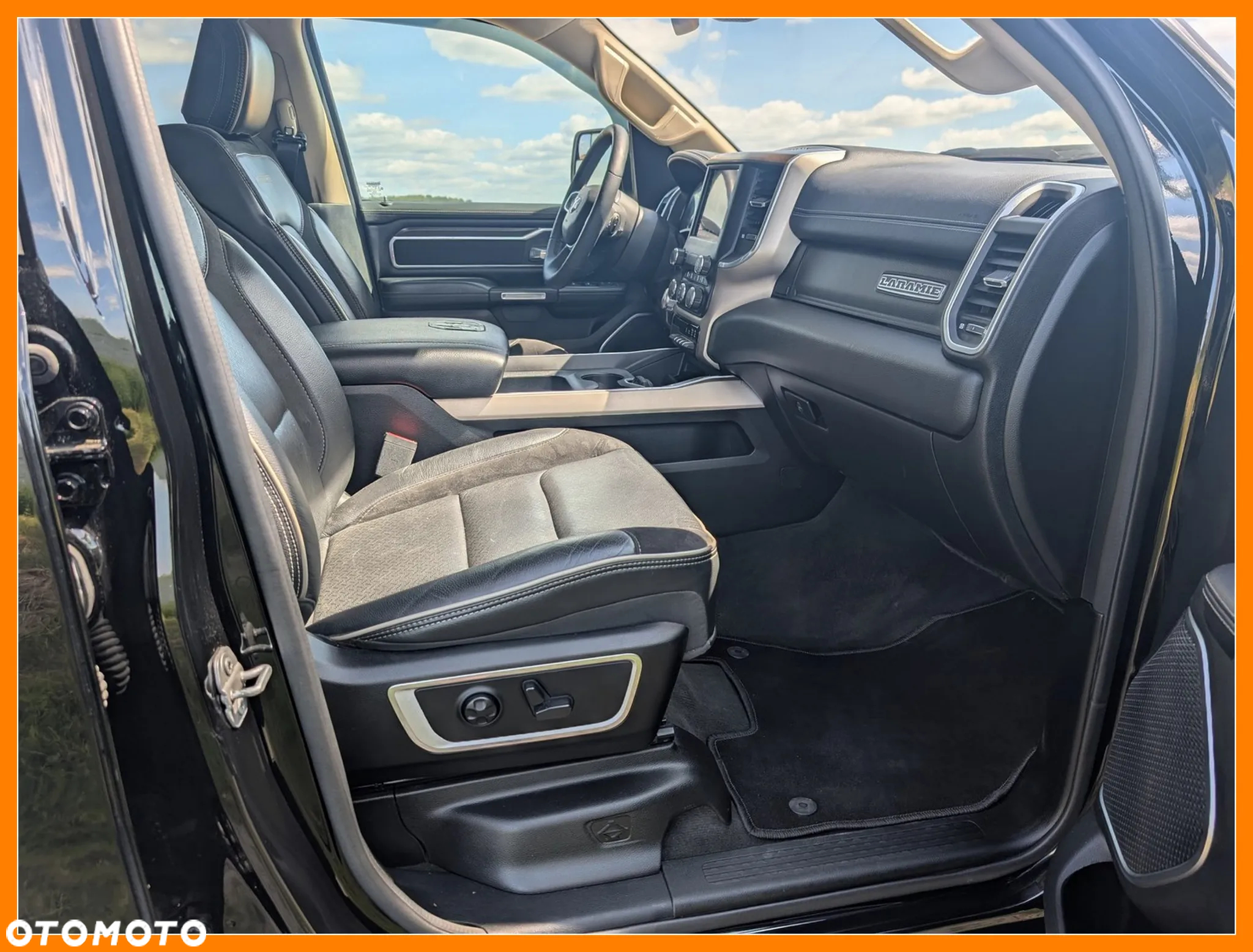 RAM 1500 Crew Cab Laramie - 21