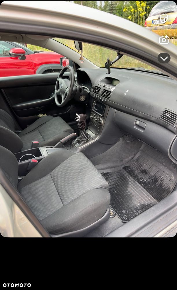 Toyota Avensis 1.8 VVT-i Sol - 8