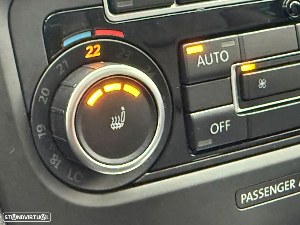 VW Golf 2.0 TDI Highline DSG - 35