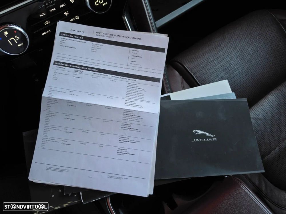 Jaguar E-Pace P300e AWD R-Dynamic S - 25