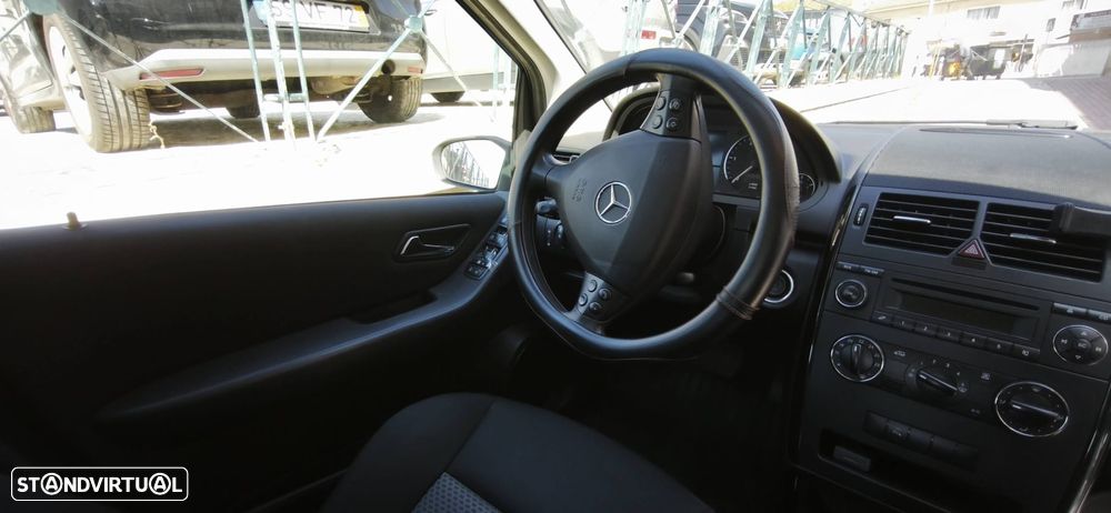 Mercedes-Benz A 180 CDI Classic Automatic - 12