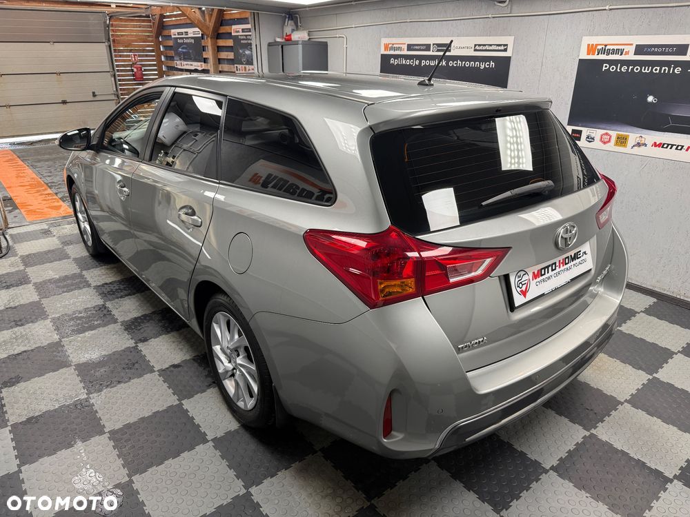 Toyota Auris - 5