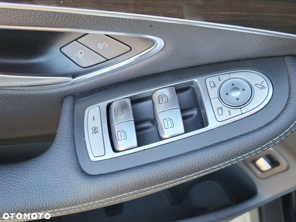 Mercedes-Benz GLC - 17