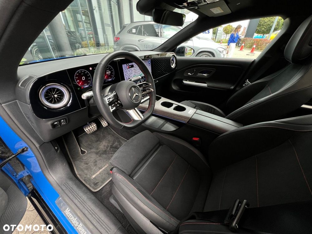 Mercedes-Benz CLA - 10