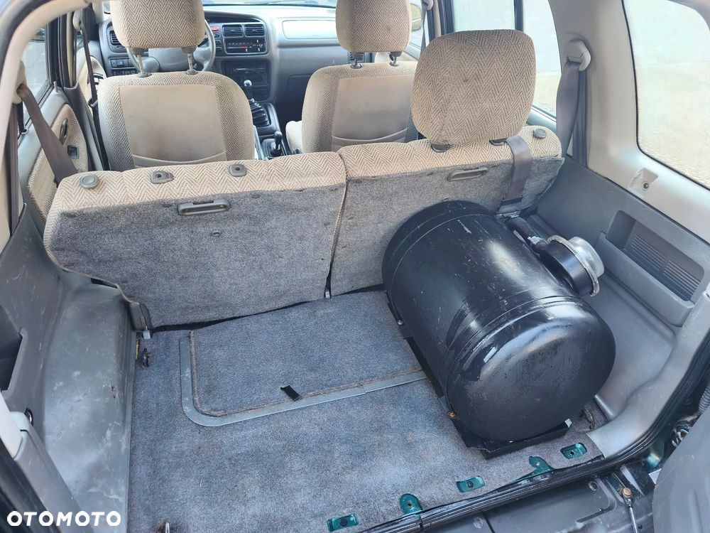 Suzuki Grand Vitara - 18