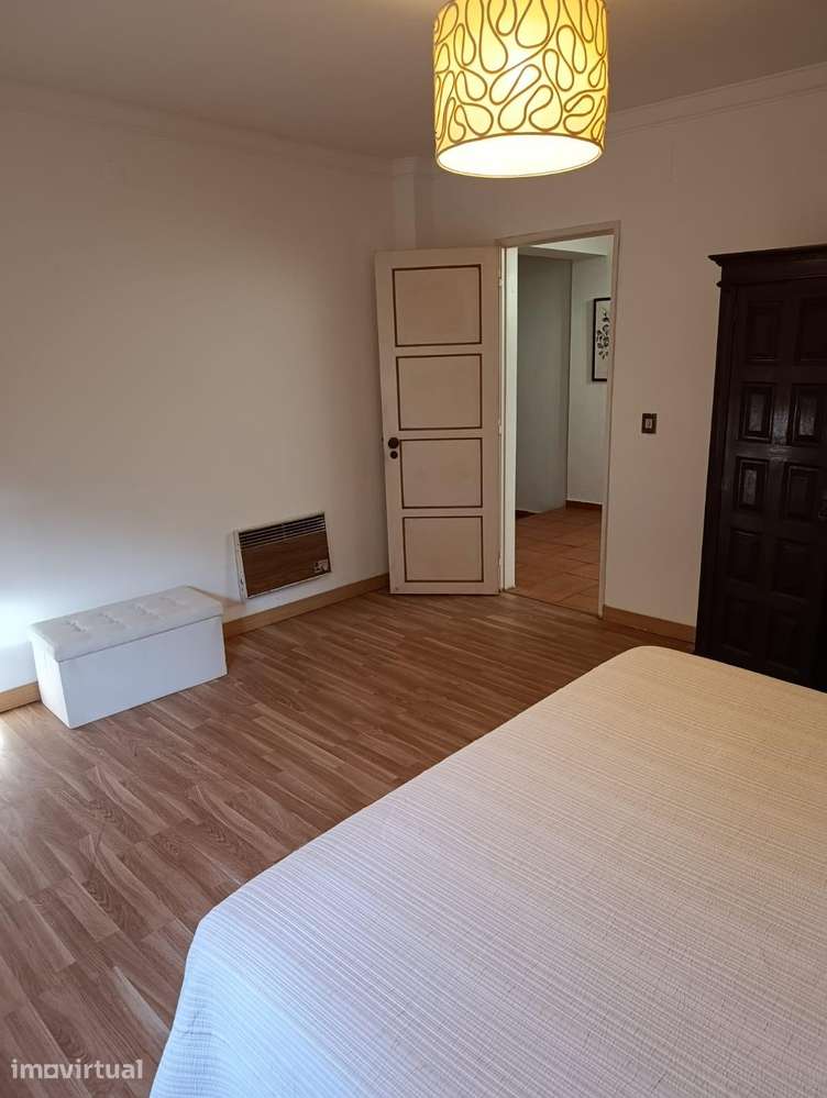 Quartos mobilados em moradia com jardim em Mem Martins - Grande imagem: 5/8