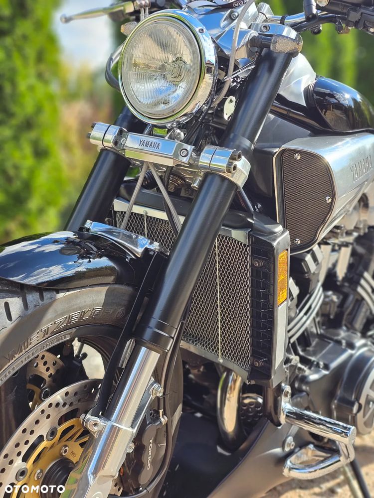 Yamaha V-MAX - 10