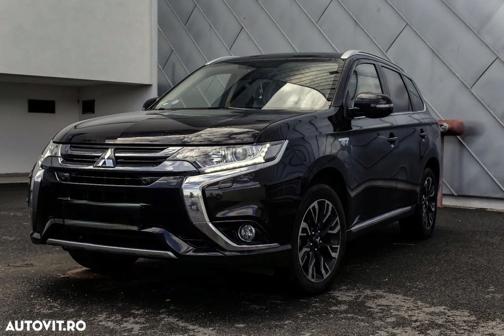 Mitsubishi Outlander 2.0 4WD Plug-In Hybrid Top - 1