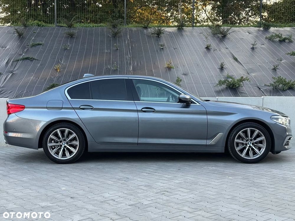BMW Seria 5 530i xDrive Luxury Line sport - 6