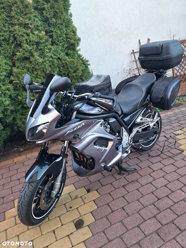 Yamaha FZS - 2