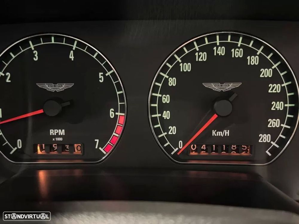 Aston Martin DB7 Vantage Volante — fotografia 32