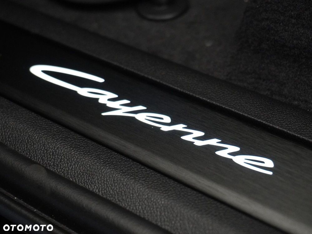 Porsche Cayenne Black Edition - 24