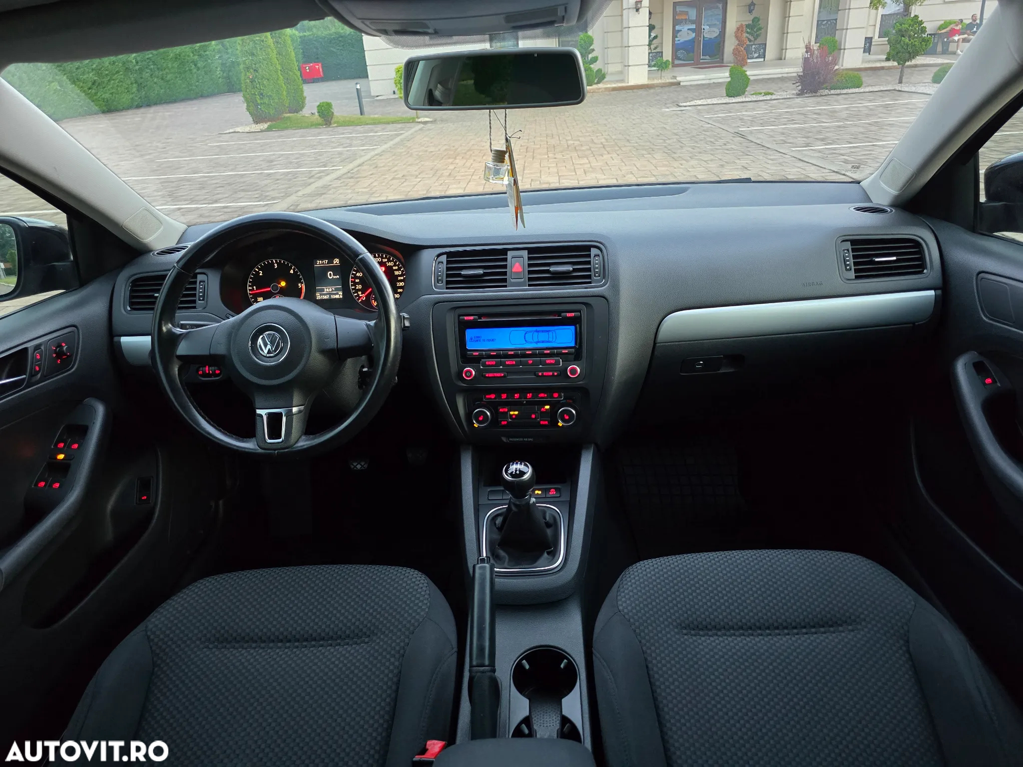 Volkswagen Jetta - 9