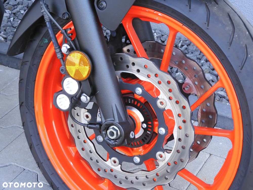 Yamaha MT - 6
