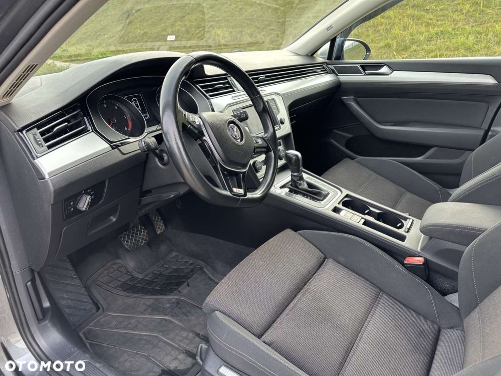 Volkswagen Passat 1.6 TDI (BlueMotion Technology) DSG Trendline - 11