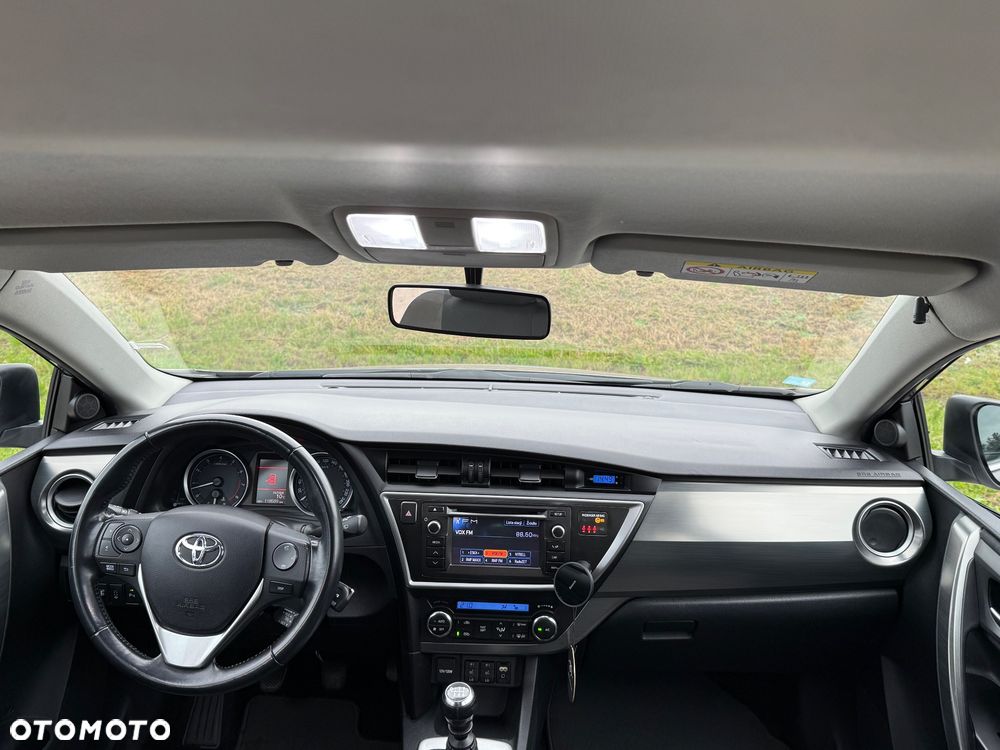 Toyota Auris 1.6 Prestige - 12