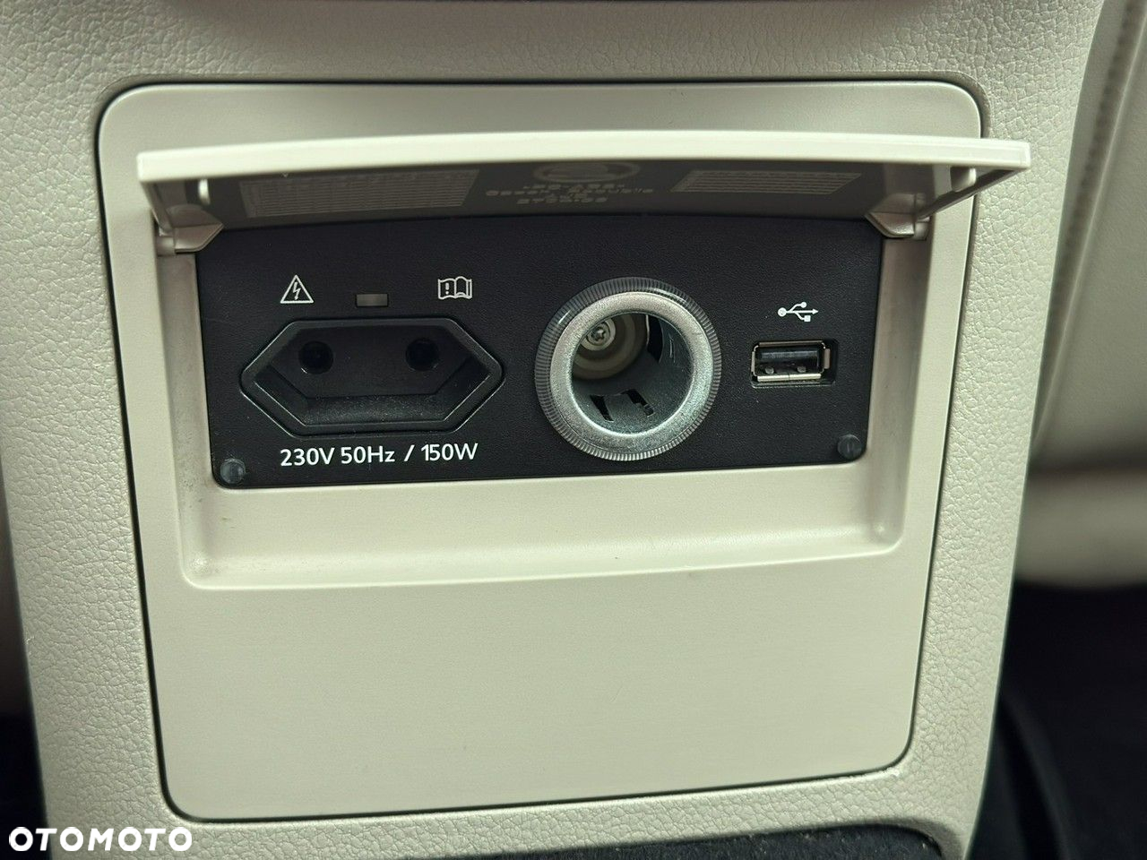 Skoda Superb Combi 2.0 TDI DSG L&K - 30