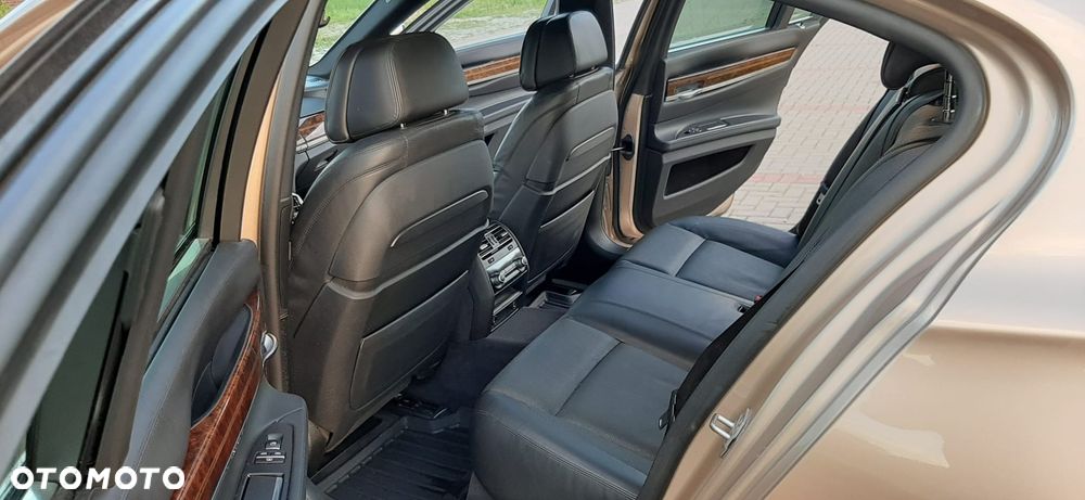 BMW Seria 7 750d xDrive - 10