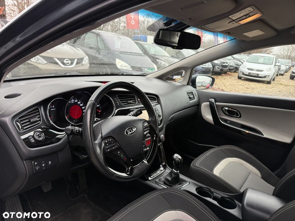 Kia Ceed 1.6 GDI ISG Spirit - 23
