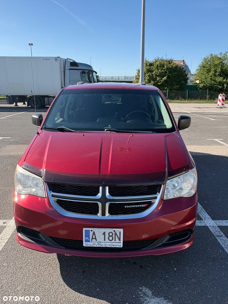 Dodge Grand Caravan - 2
