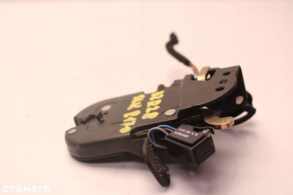 mercedes slk r170 lift 00r- zamek klapy bagażnika tył tylny a1707500484 - 2
