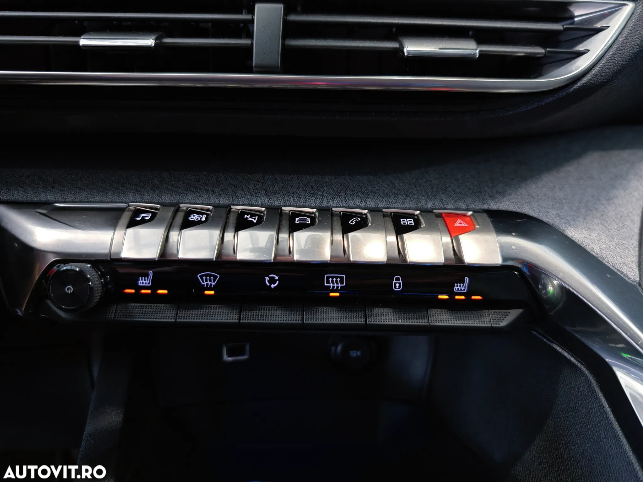 Peugeot 3008 1.2 PureTech S&S EAT8 Allure - 23