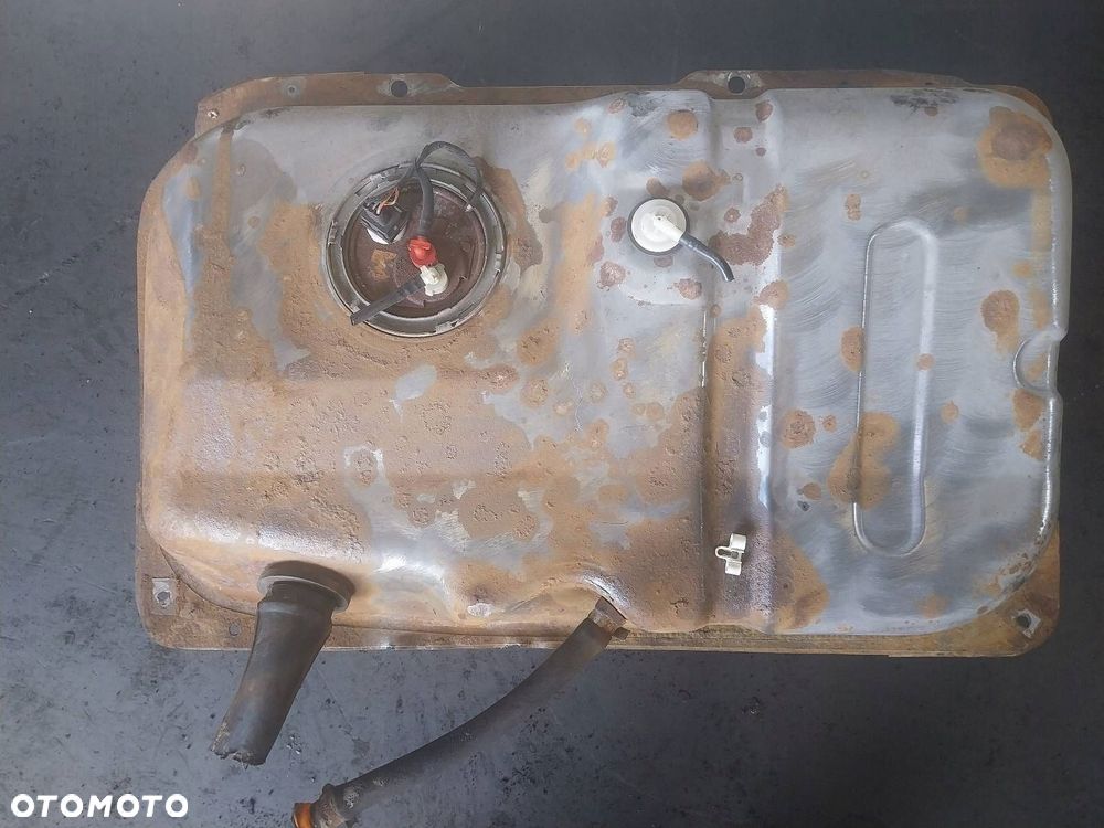 BAK ZBIORNIK PALIWA + POMPKA METALOWY FORD KA MK1 1.3 8V - 1