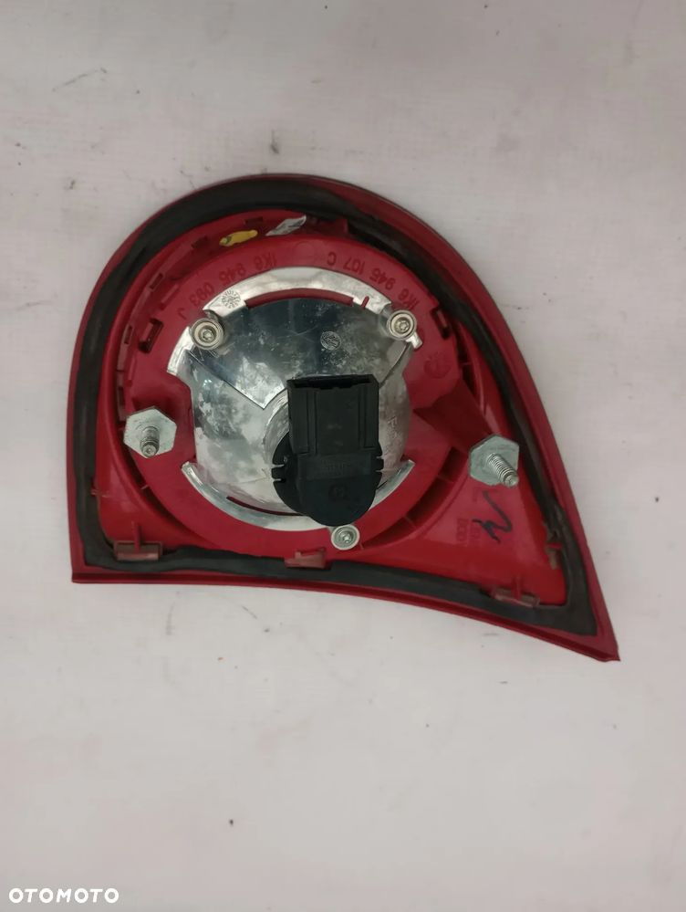 Volkswagen Golf V Lampa Lewy Tył W Klapę 1K6945093J - 2