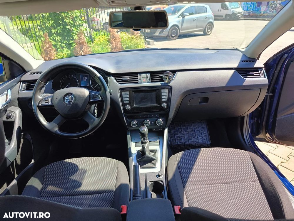 Skoda Octavia Combi 2.0 TDI Clever - 17
