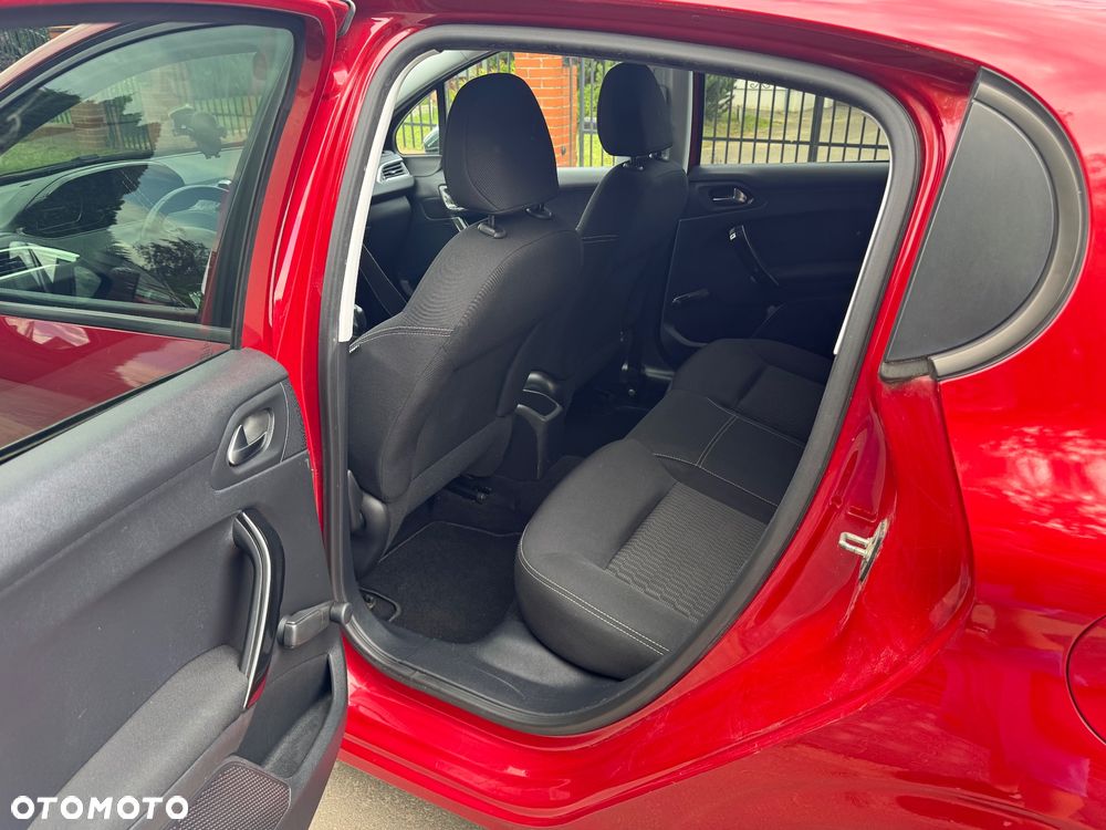 Peugeot 208 82 VTI Style - 11