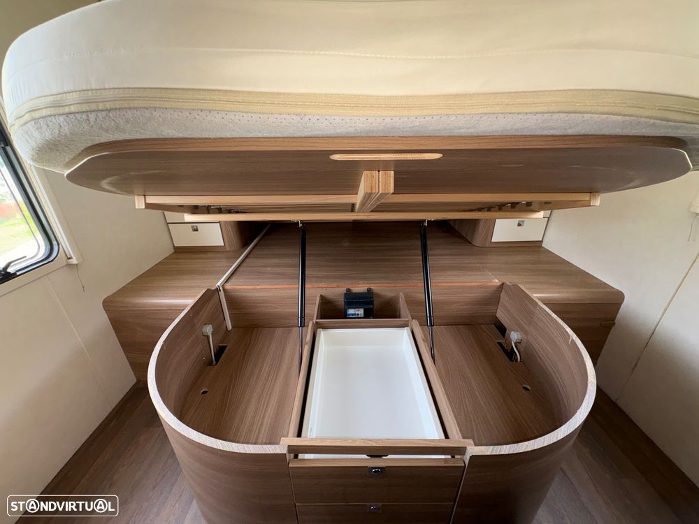 Burstner Aviano Aviano 727 cama central - 26