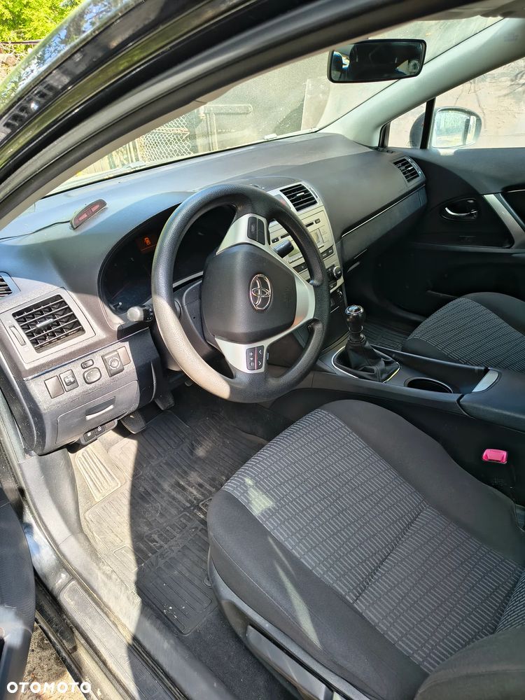 Toyota Avensis 1.8 Life - 13