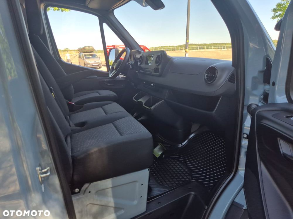 Mercedes-Benz Sprinter - 26