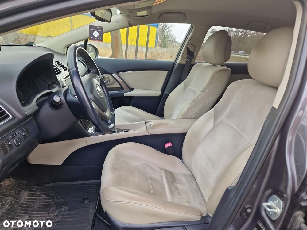 Toyota Avensis 1.8 Premium - 9