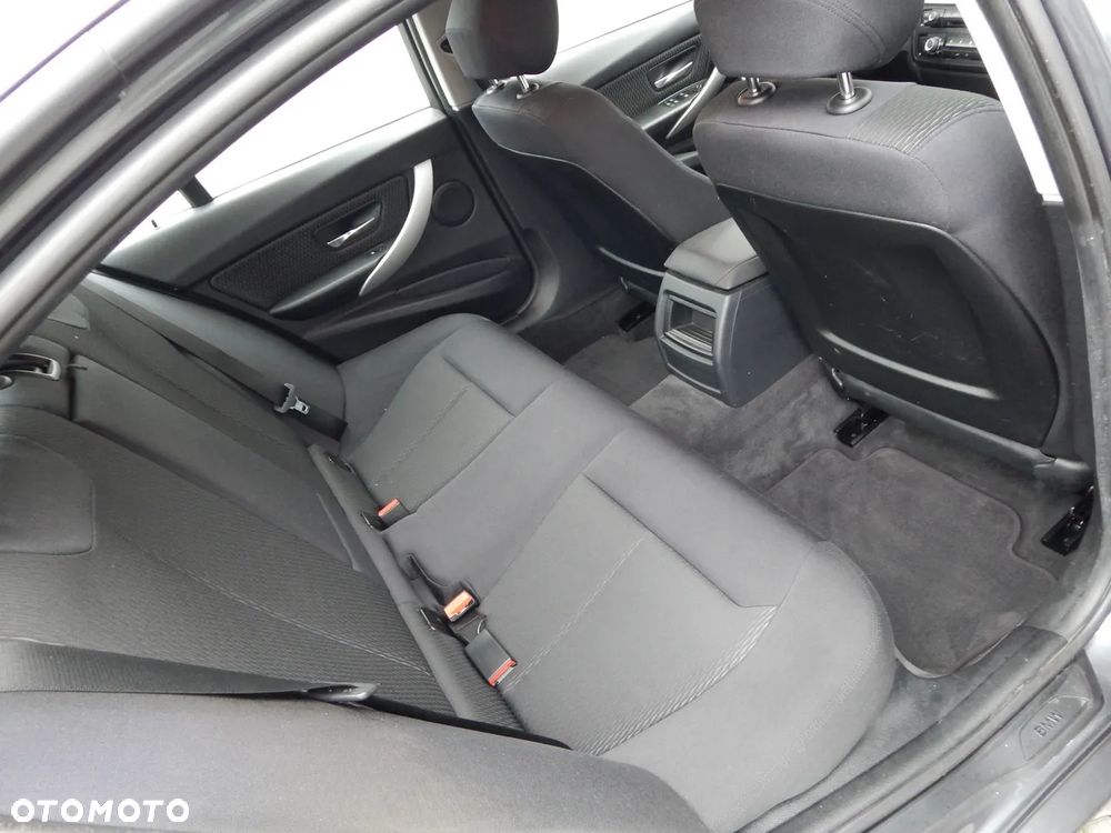 BMW Seria 3 320d Blue Performance Luxury Line - 13