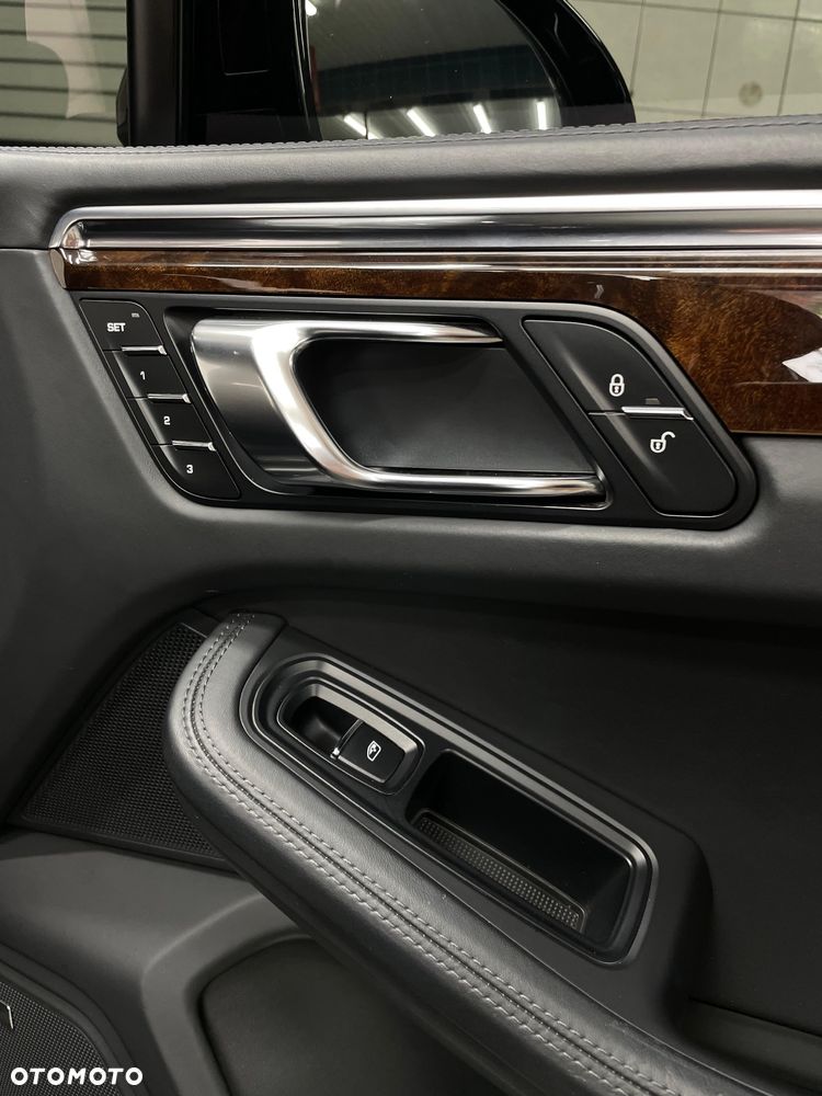 Porsche Macan Turbo PDK - 27