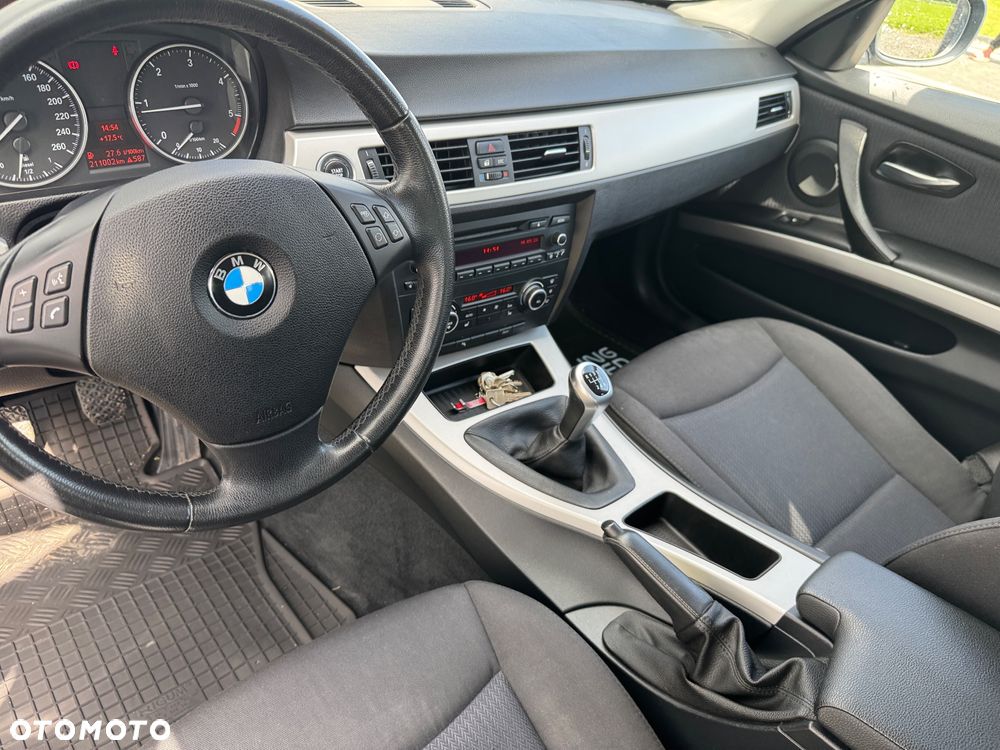 BMW Seria 3 318d DPF Edition Lifestyle - 20